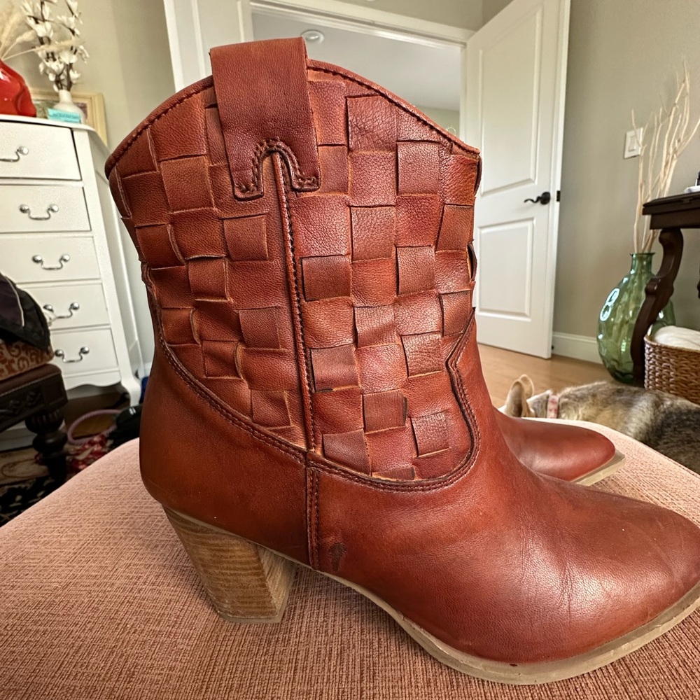 Matisse Brown Heeled Boots with Basketweave Design - Picture 2 of 8